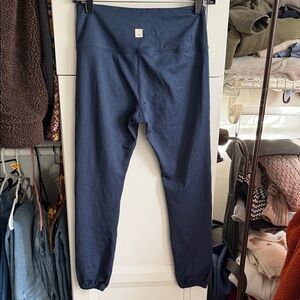 Vuori leggings navy size small